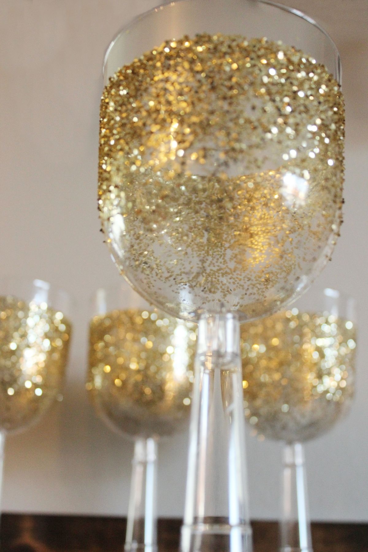 DIY Gilded Champagne Flutes for New Years