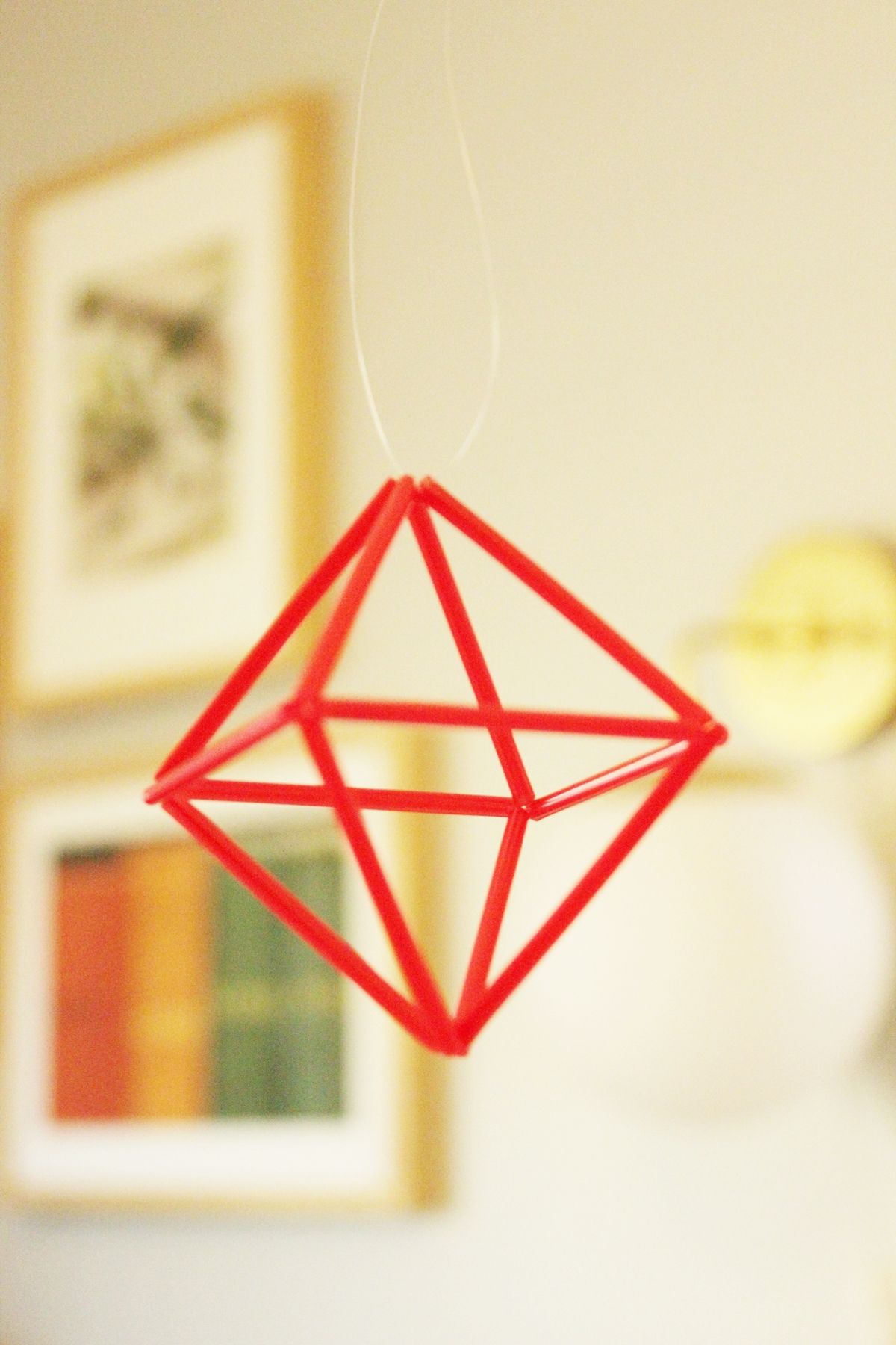 DIY Goemetric Straw Ornaments-geometric straw prism