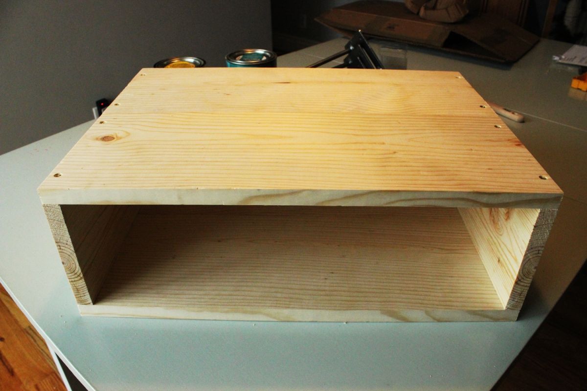 DIY Hairpin Leg Side Table - Attaching bottom