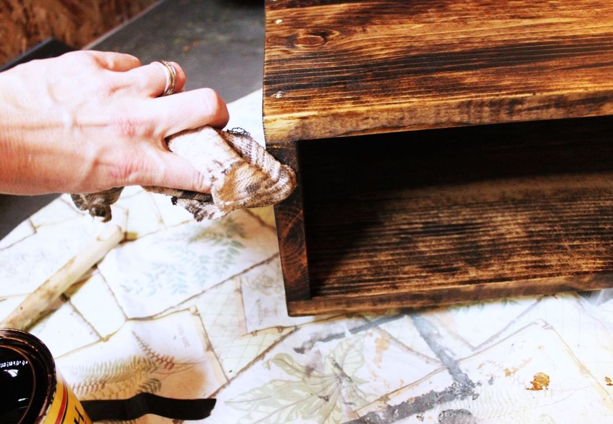 DIY Hairpin Leg Side Table - wipe off