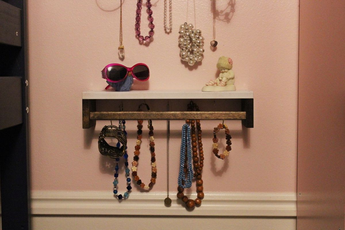 DIY Jewelry Holder Organization