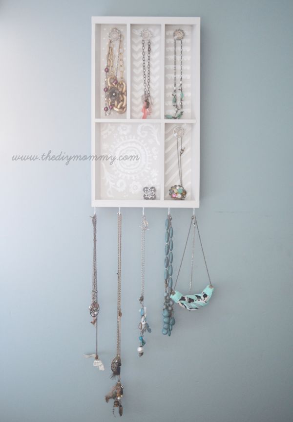 DIY Jewelry Holder from Cutlery Tray by The DIY Mommy