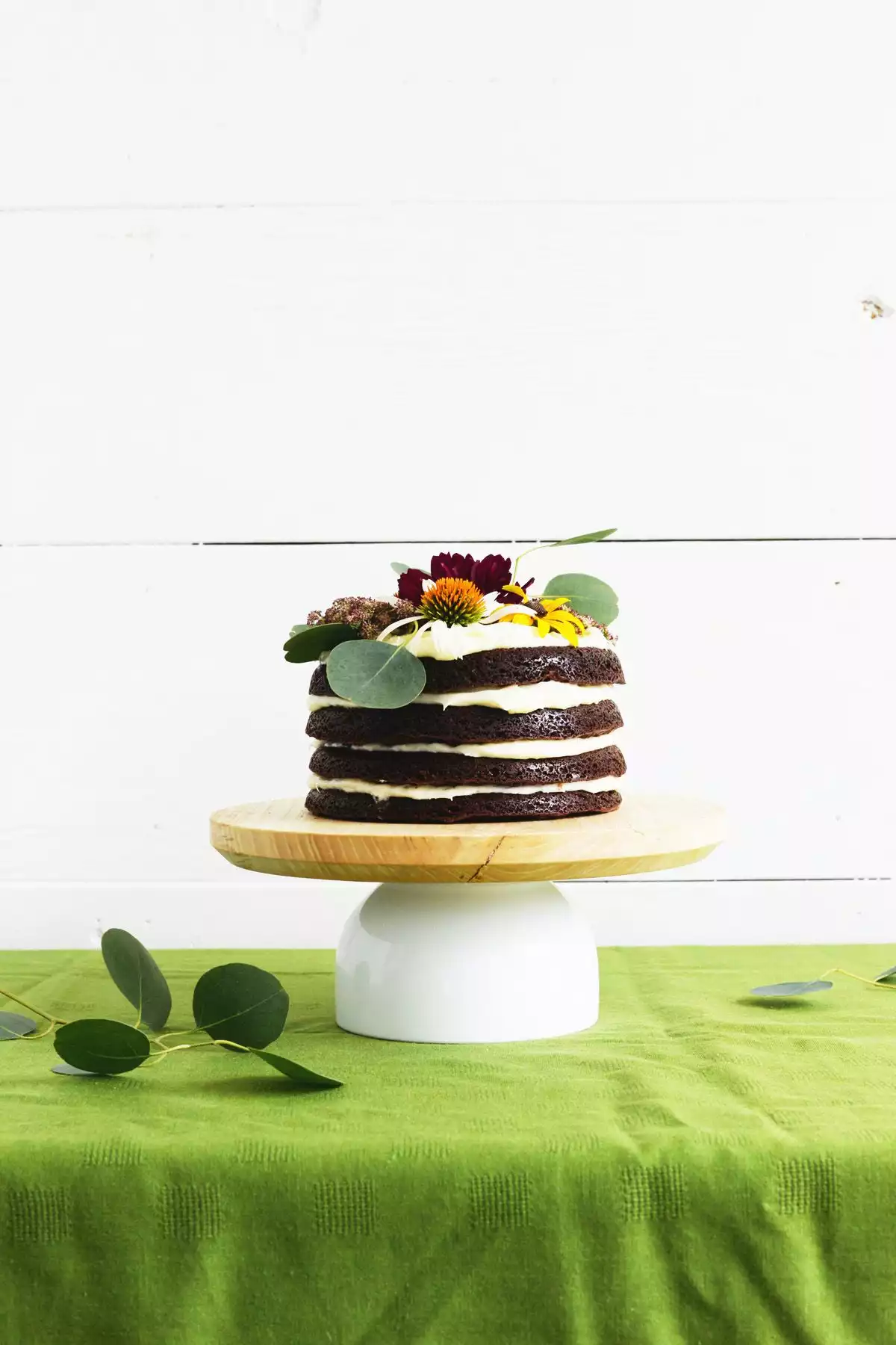 DIY Modern Cake Stand