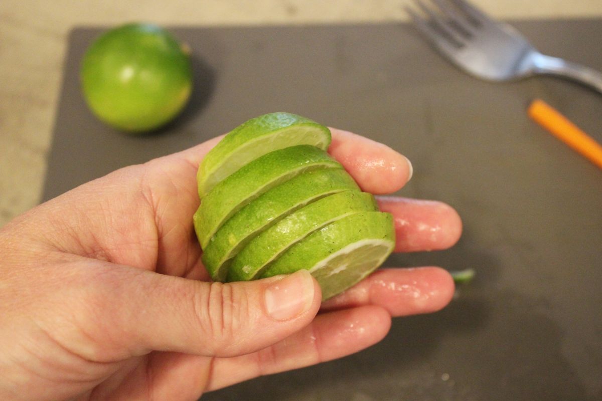 DIY Natural Christmas Tree Ornaments- dry uniform
