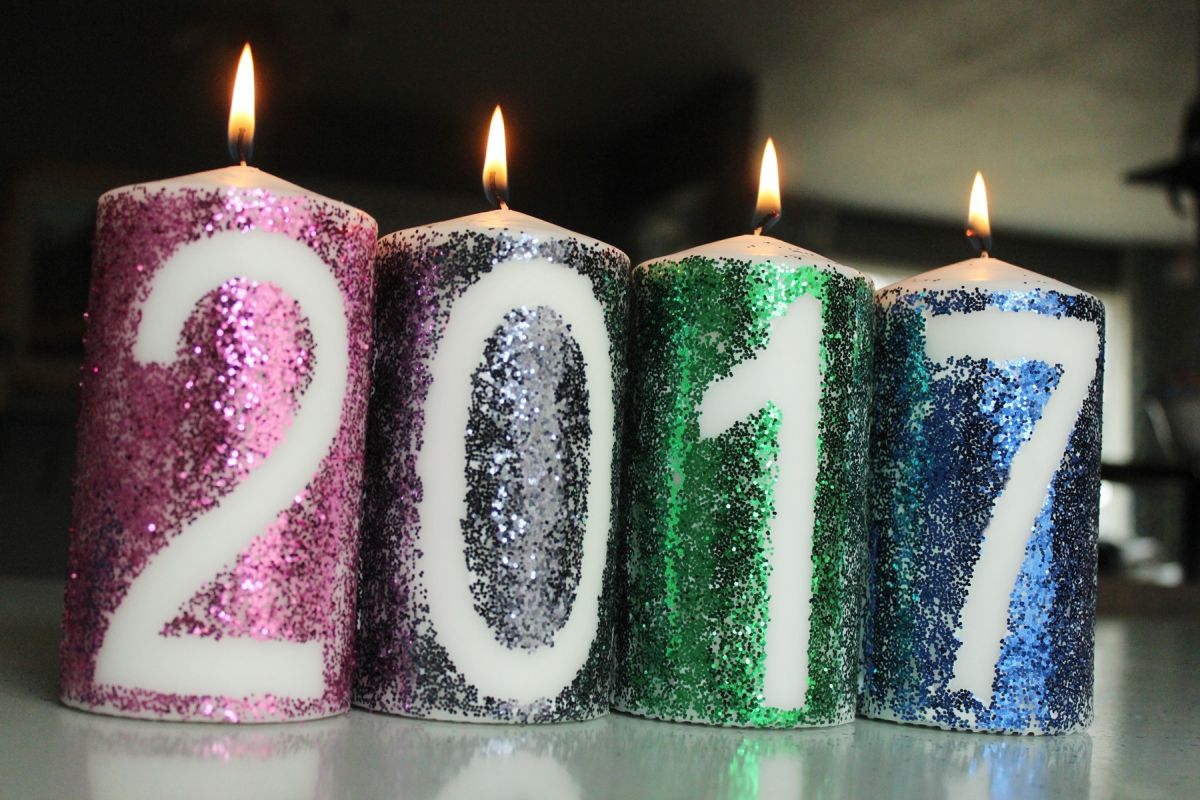 DIY New Year Glitter Candles Tutorial