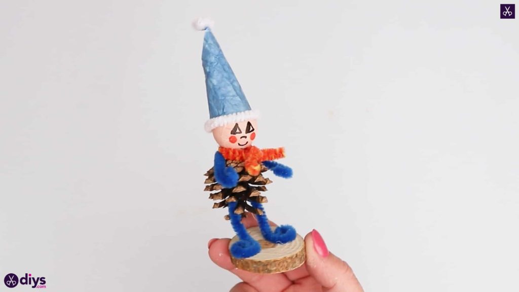 DIY Pinecone Gnome for Christmas Decorations