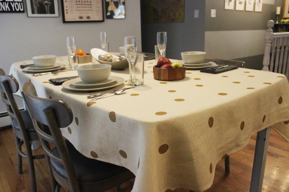 DIY Polka Dot Tablecloth For Thanksgiving Dinner