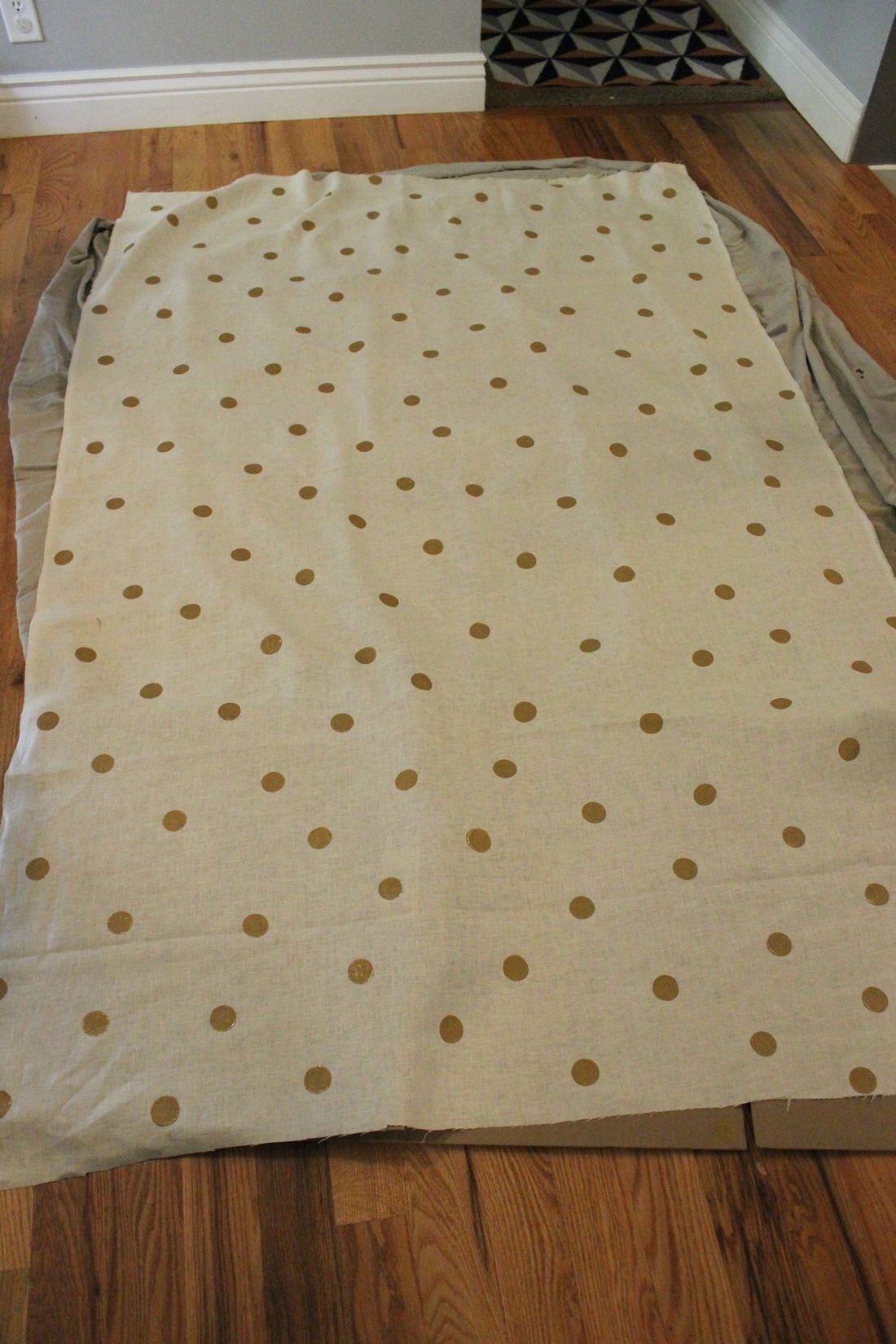 DIY Polka Dot Tablecloth for Thanksgiving