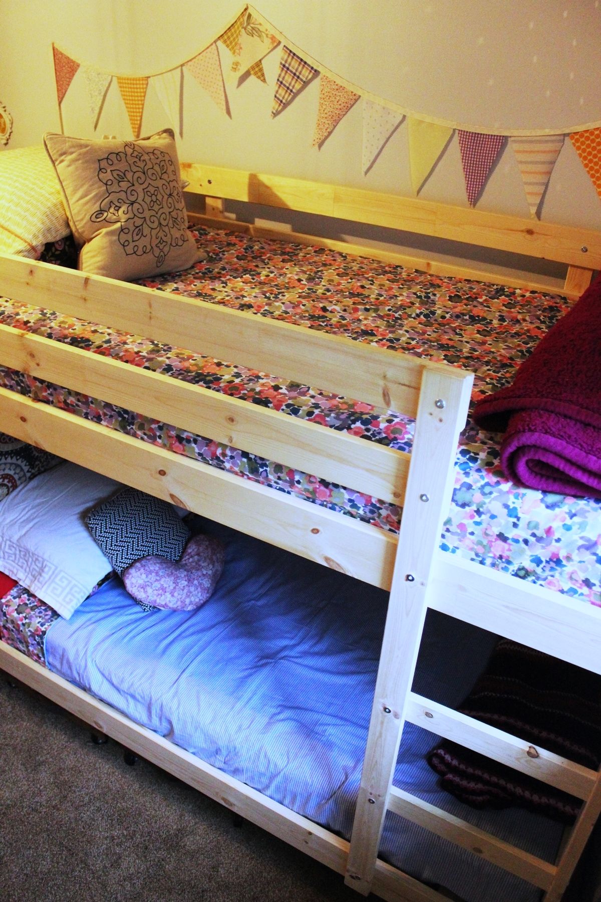 DIY Reversible Summer Quilt for bunk beds