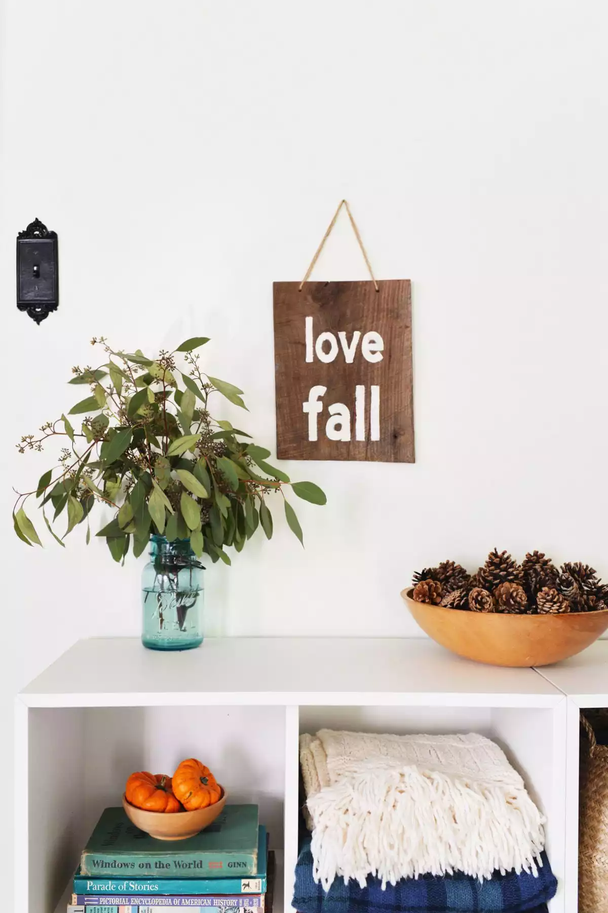 DIY Rustic Sign to Welcome Fall