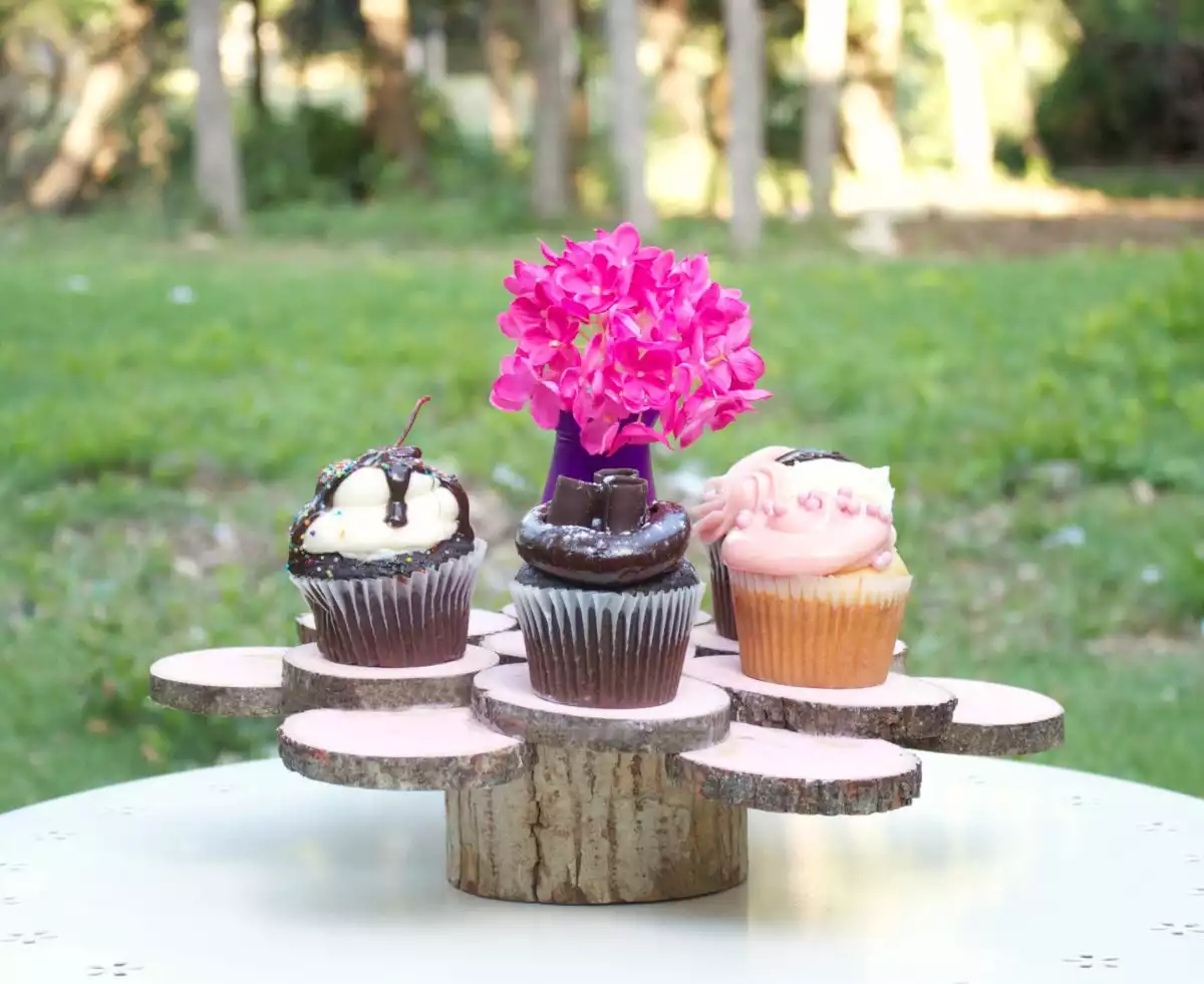 DIY Rustic Wood Cake Stand