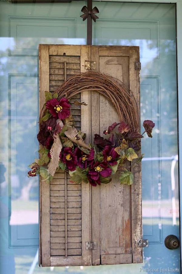 DIY SHUTTER WREATH CRAFT IDEA