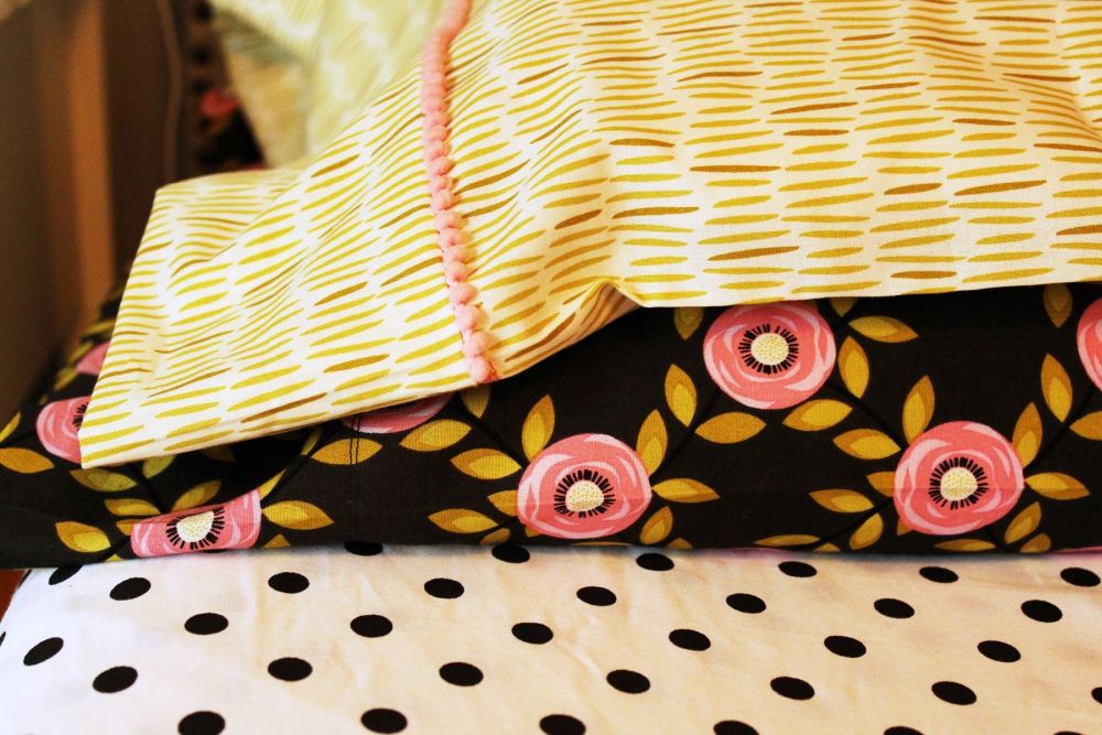 DIY Sew a Pillowcase trim switches from pom pom