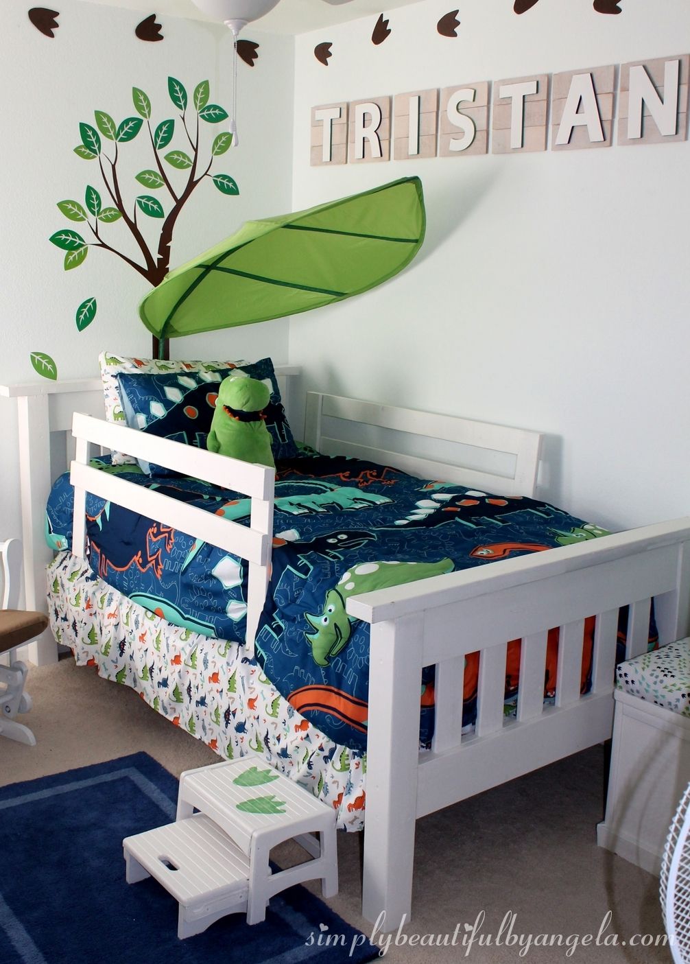 DIY Simple toddler bed rails