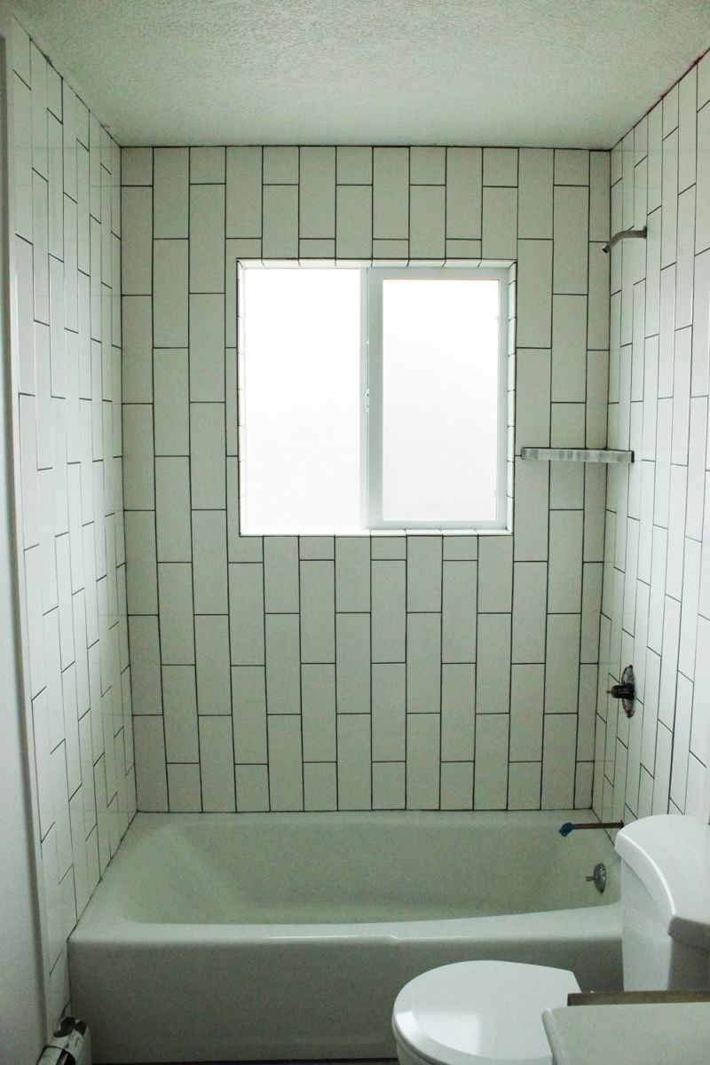 How to Tile a Shower/Tub Surround, Part 1: Laying the Tile