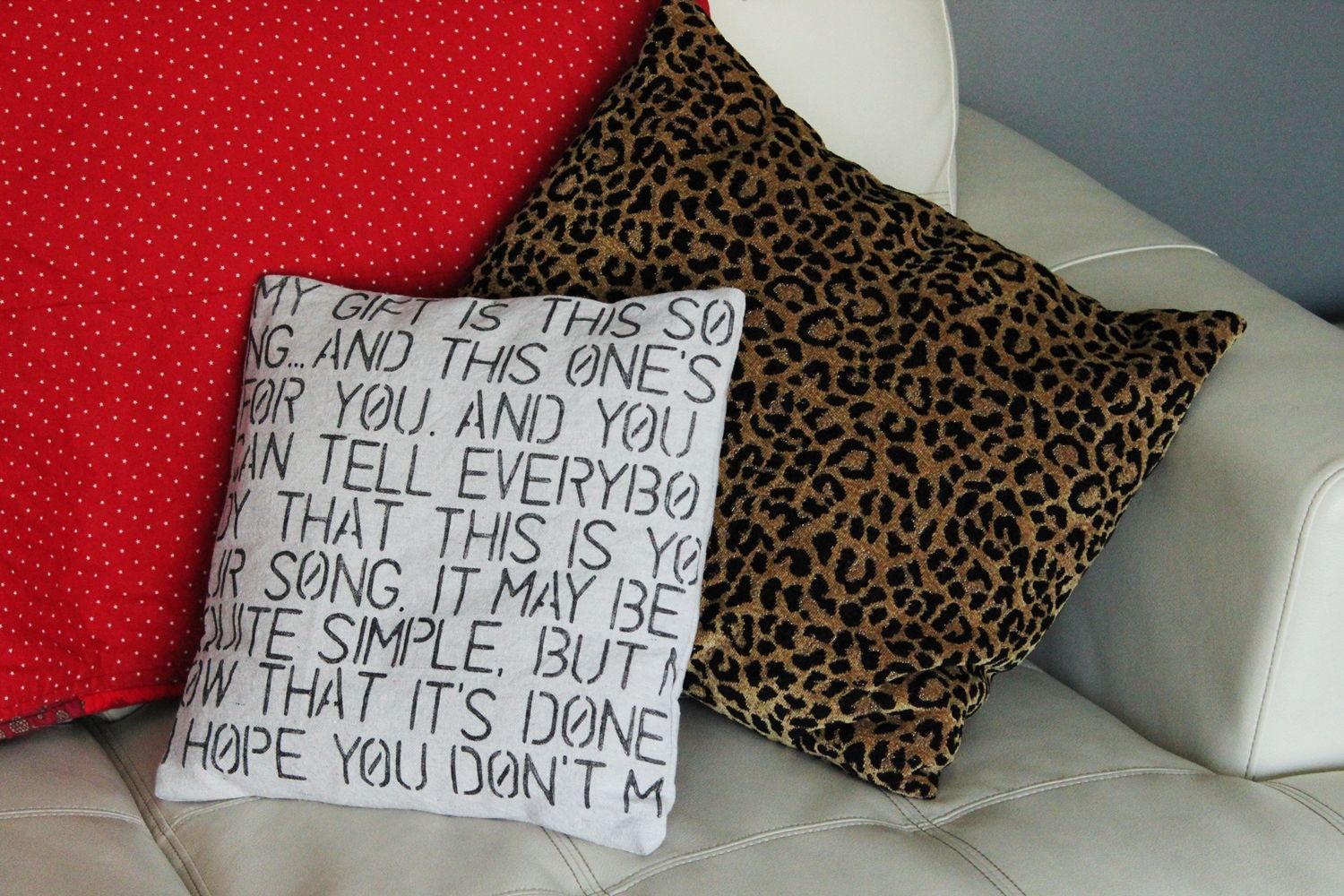 DIY Valentine Stencil Pillow1