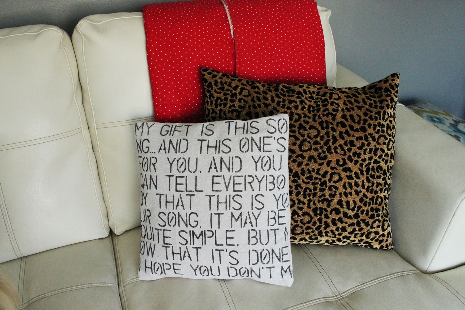 DIY Valentine Stencil Pillow3