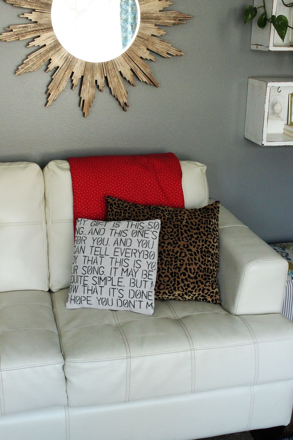 DIY Valentine Stencil Pillow4