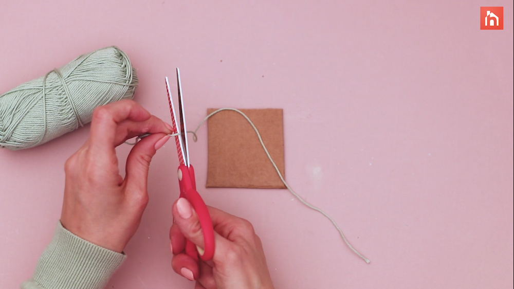 DIY Yarn Wall Tassel 17