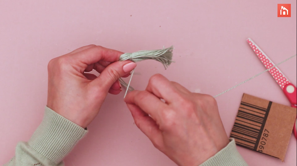 DIY Yarn Wall Tassel 29