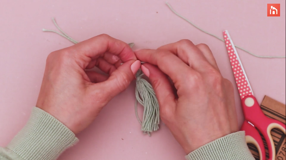 DIY Yarn Wall Tassel 34