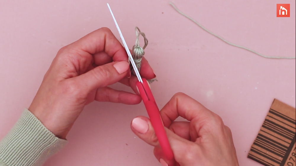 DIY Yarn Wall Tassel 36