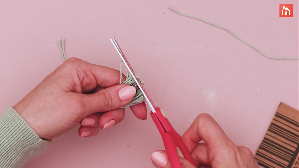 DIY Yarn Wall Tassel 37