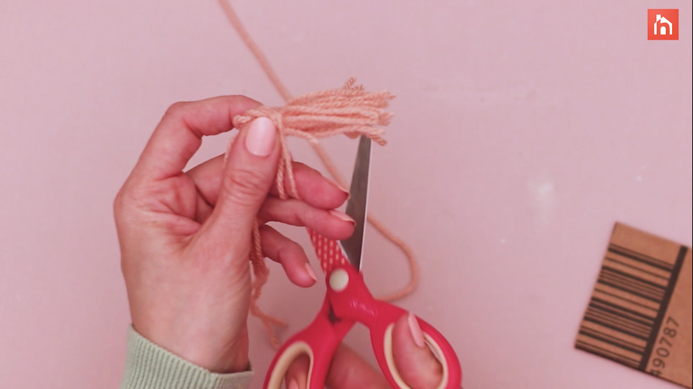 DIY Yarn Wall Tassel 46