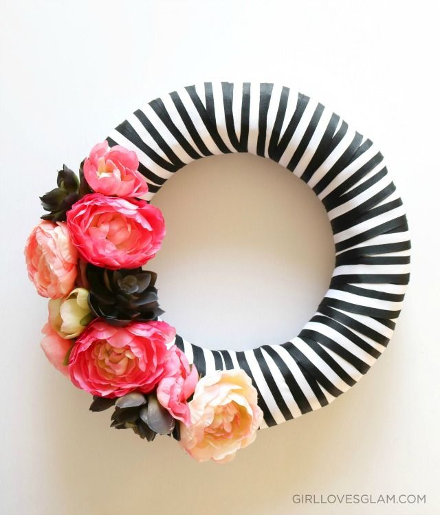 DIY black white wreath