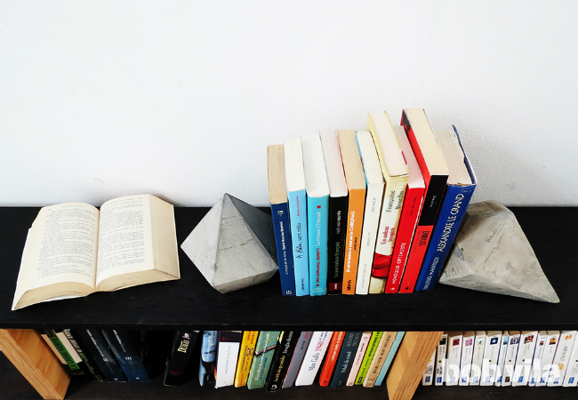 DIY bookends from Concrete