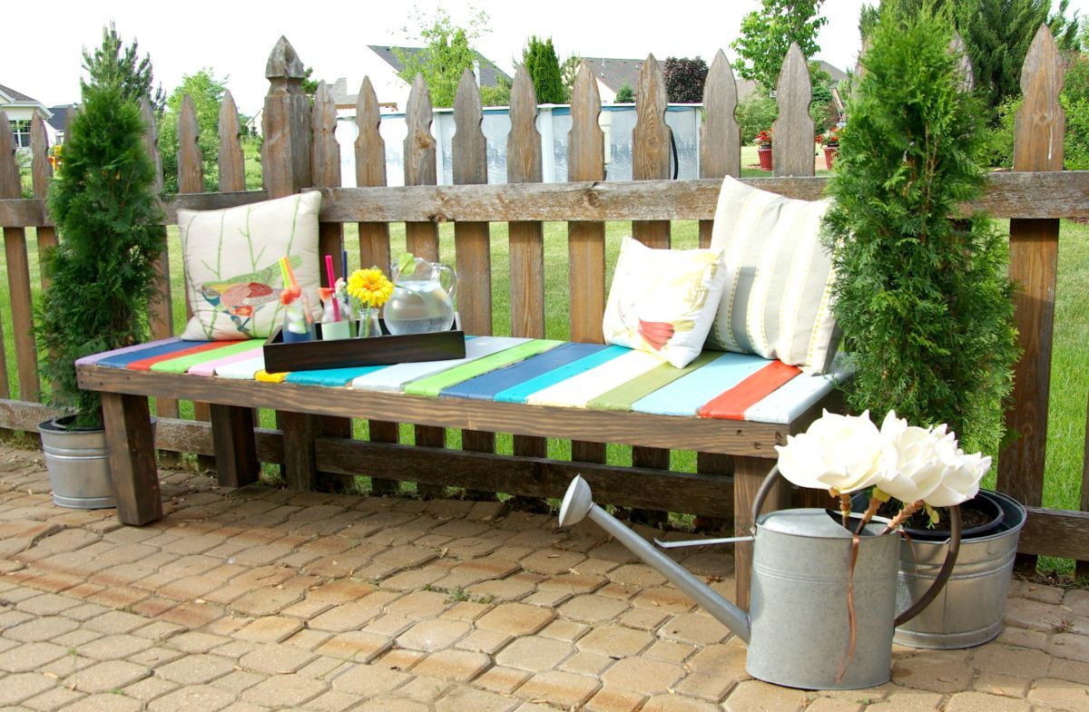 DIY colorful pallet outdoor bench