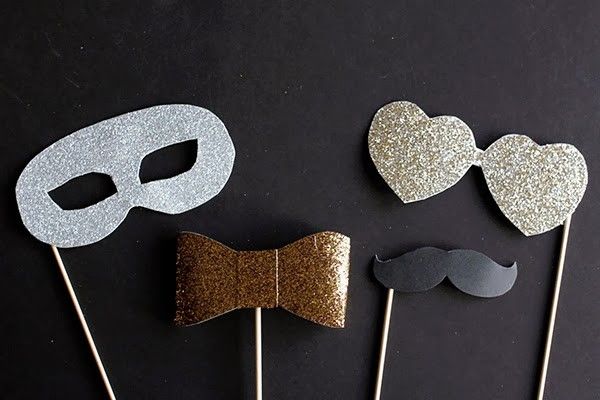 DIY glitter photo booth props