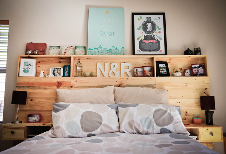 DIY pallet storage headboard