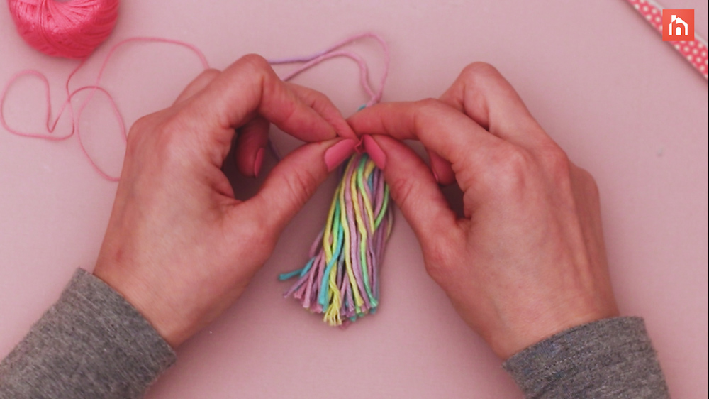 DIY yarn tassel how to make 17