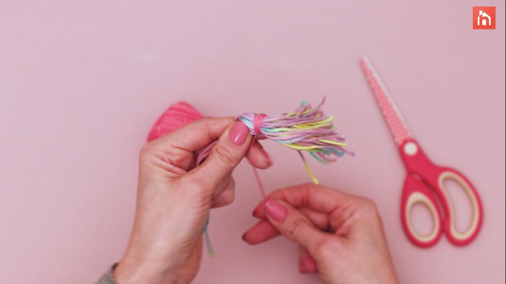 DIY yarn tassel how to make 26