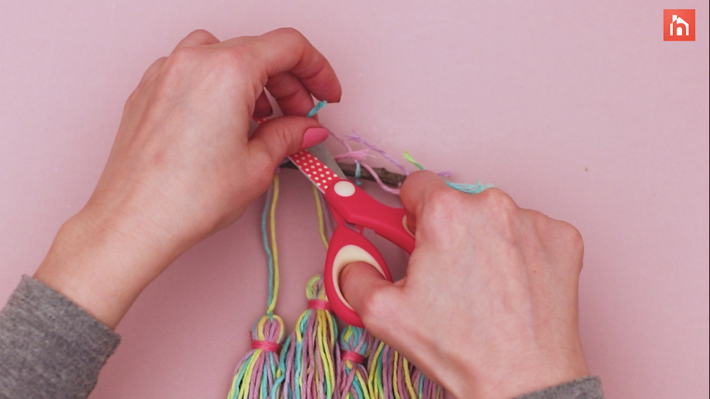 DIY yarn tassel how to make 41