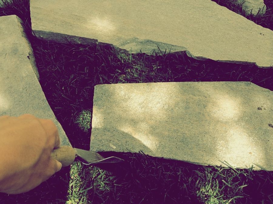 DIY Flagstone Pathwayflagstone2