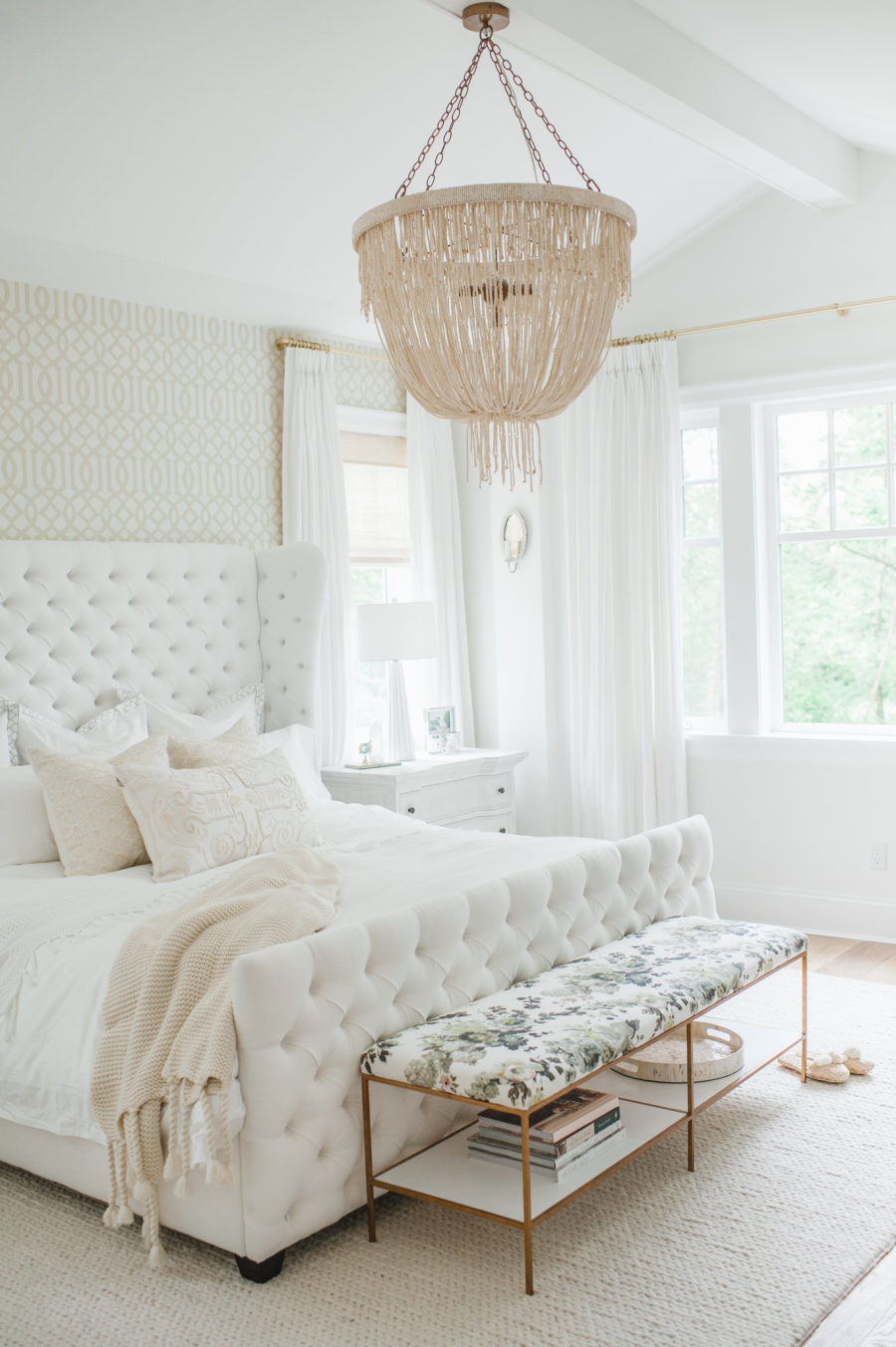 How To Choose Furniture for White Bedrooms