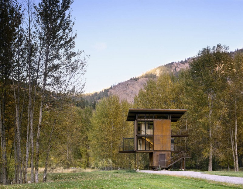 Delta Shelter in the forest by Olson Kundig Architects