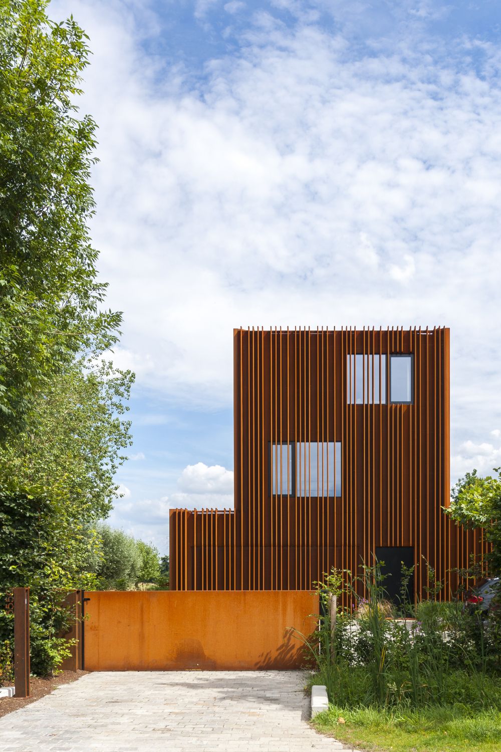 Design The Corten House by DMOA Architecten