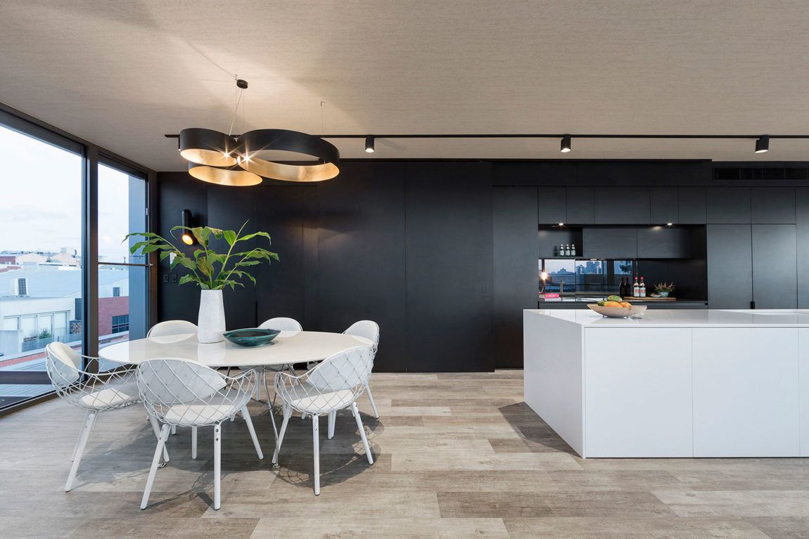 Dining area Contemporary Elegance in Prahran