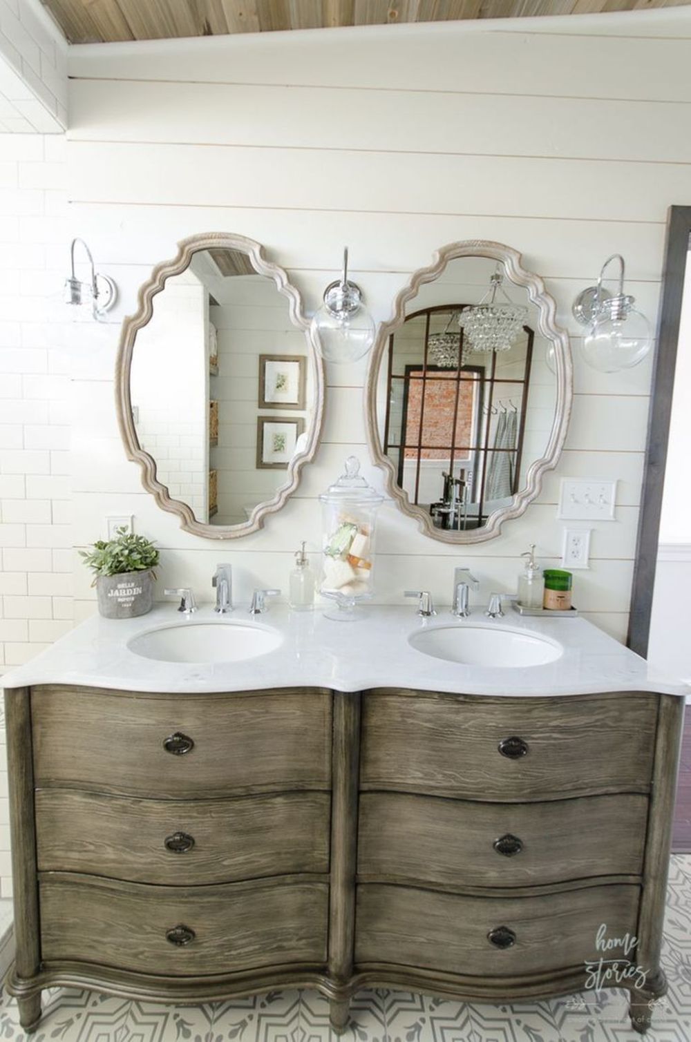 Double sink bathroom vanity