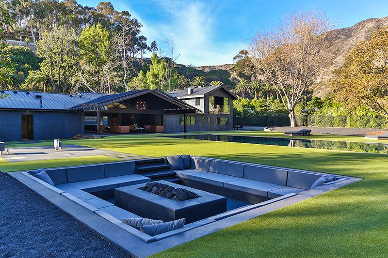 Sunken Gardens And Backyards Blend Privacy And Closeness To Nature