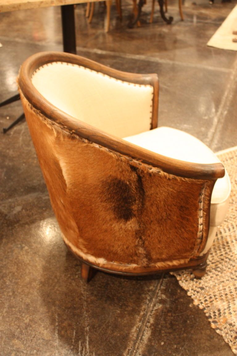 Dovetail cowhide chair