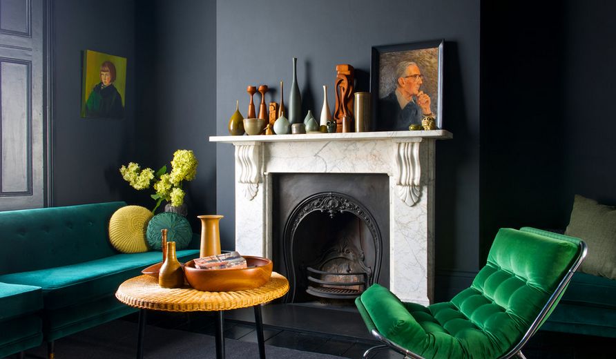 Dramatic dark color for living room