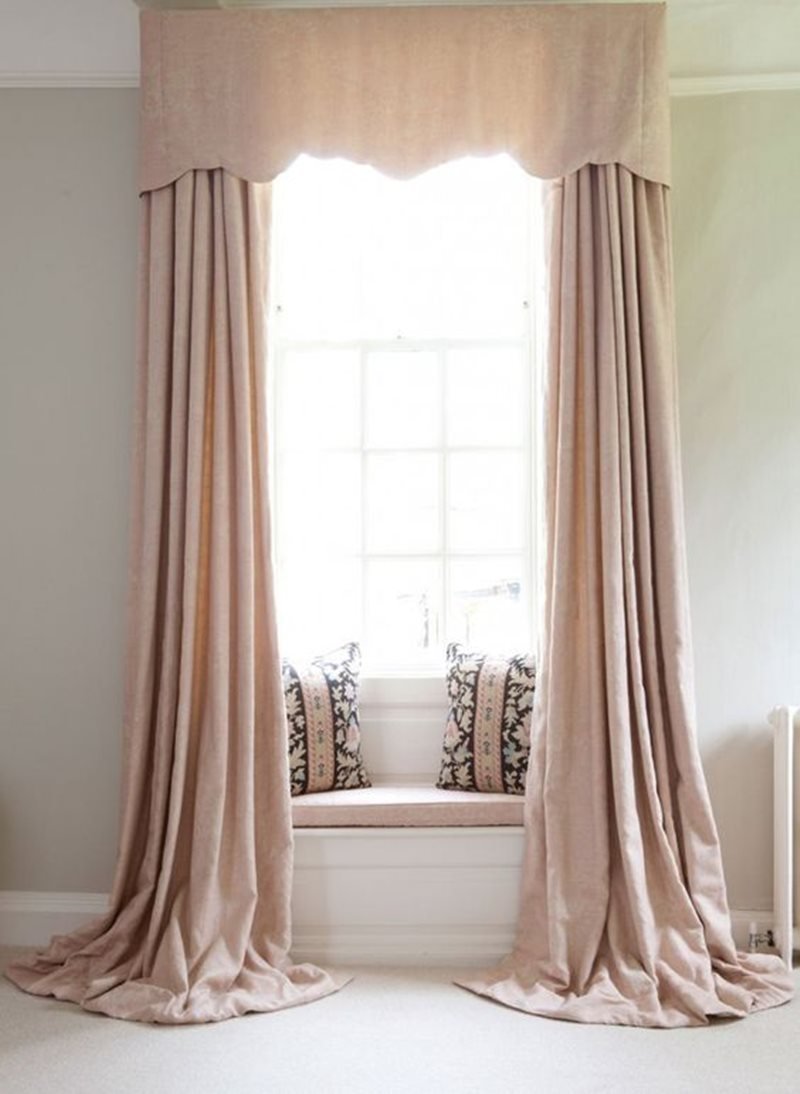 Drapes with a Pelmet