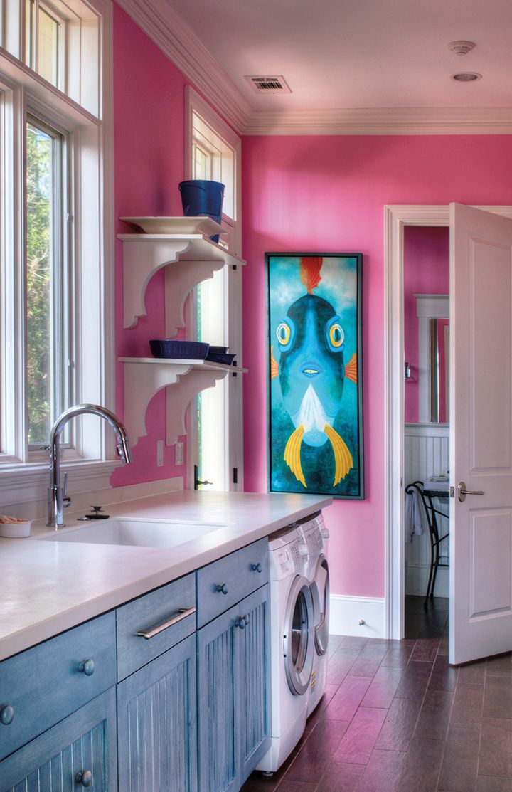 Dream fuschia painted laundry room walls