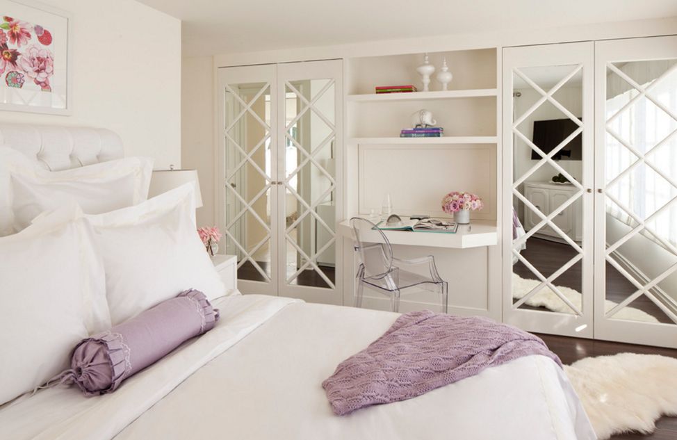 Dressing over the door mirror
