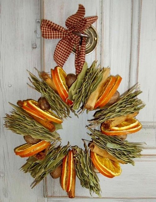 Dried fruits wreath