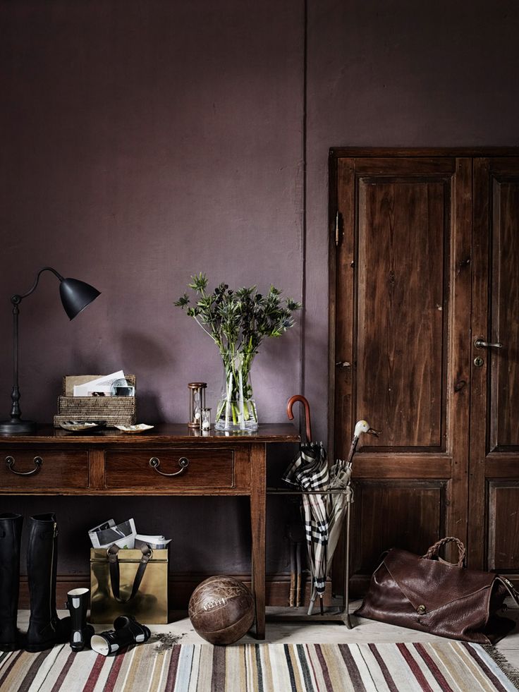 Dusty aubergine wall color